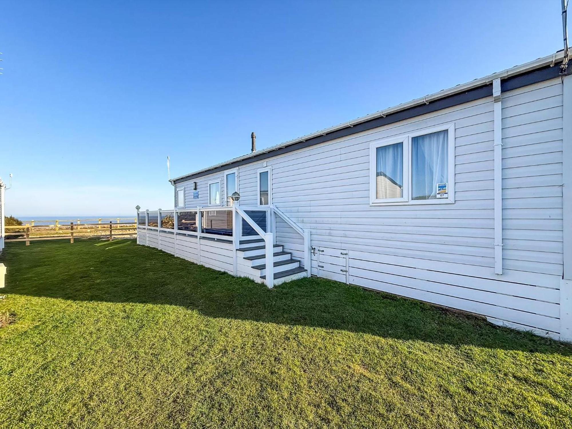 Stunning 6 Berth Lodge With Full Sea Views In Suffolk Ref 68007Cr ローストフト エクステリア 写真